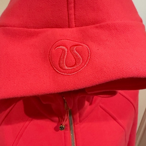 Lululemon Athletica Scuba Bright Pink Hoodie - Picture 2 of 10